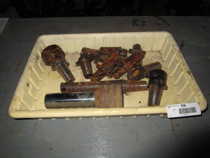 lot 306 image: Lot of Collets