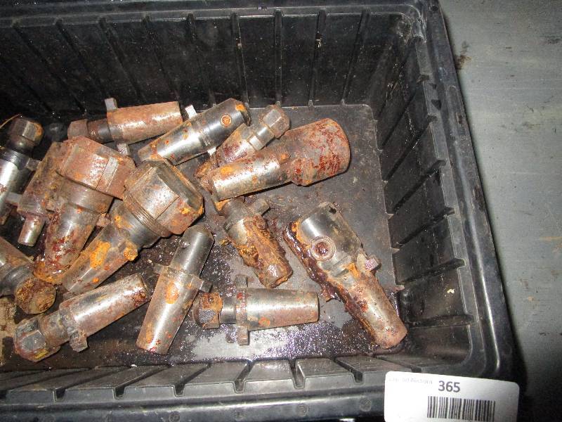 lot 365 image: Lot of machinist parts