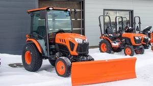 lot 76 image: Kubota LX2972 Front Snow Blade