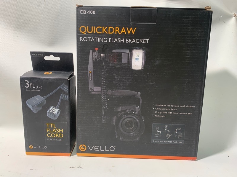 lot 258 image: New Vello Bundle QuickDraw Rotating Flash Bracket and TTL Flash Cord