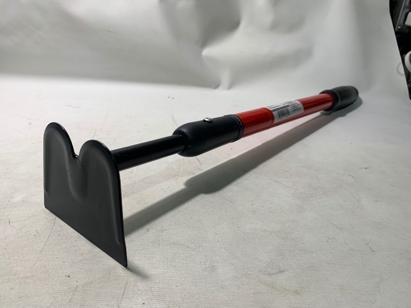 lot 210 image: 1 New Expandable 25-36 Bond BlackRed Garden Hoe