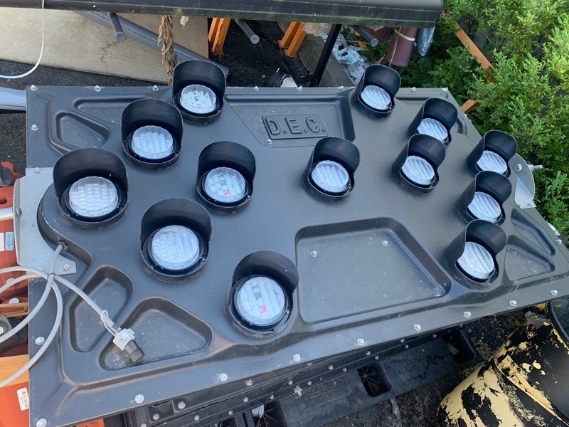lot 295 image: 1 Large D.E.C Replacement LED Road Direction Arrow Module