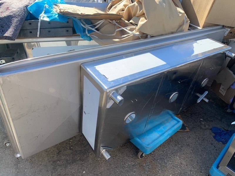 lot 34 image: New Winholt 33x8ft X-Large 3 Bay Stainless Steel Sink WS3T20282D2D-SS-KGKT