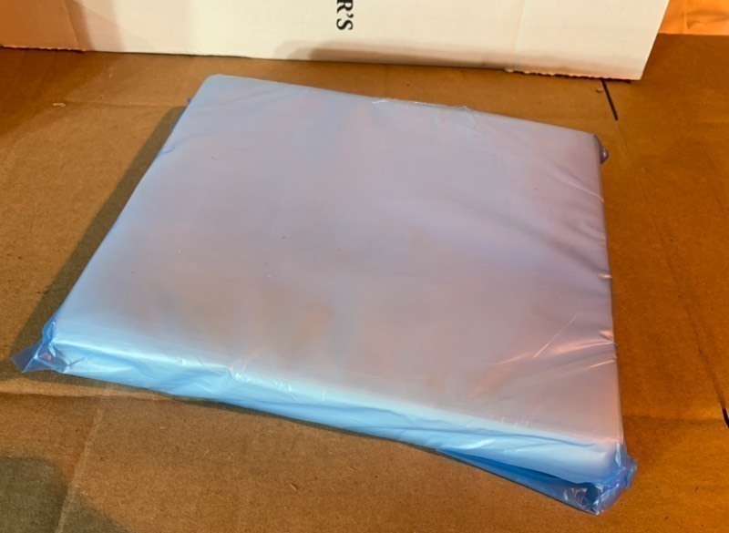 lot 489 image: New Pack of 250 Vacuum Sealed Bags 8x10