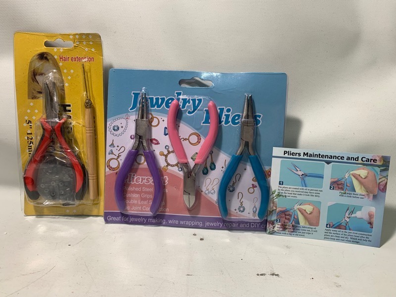 lot 246 image: New Bundle of Polished Steel Jewelry Pliers Set