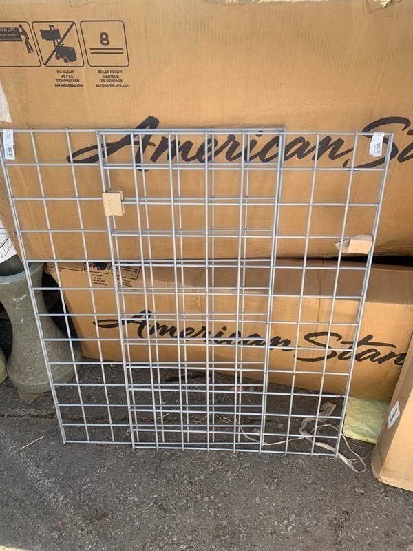 lot 559 image: 2 New Heavy Duty Global Wire Panels 2x3