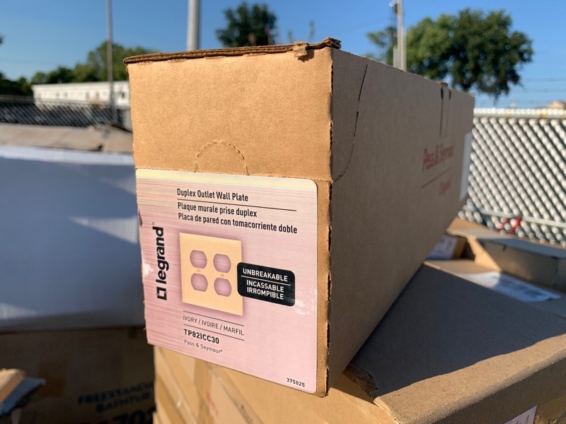 lot 63 image: New Box of 30 Unbreakable Duplex Outlet Wall Plates