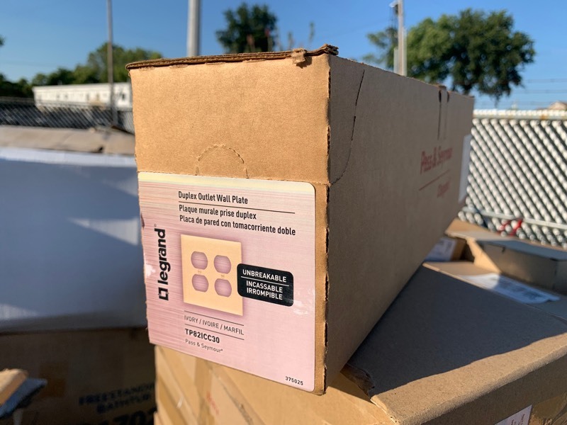 lot 65 image: New Box of 30 Unbreakable Duplex Outlet Wall Plates