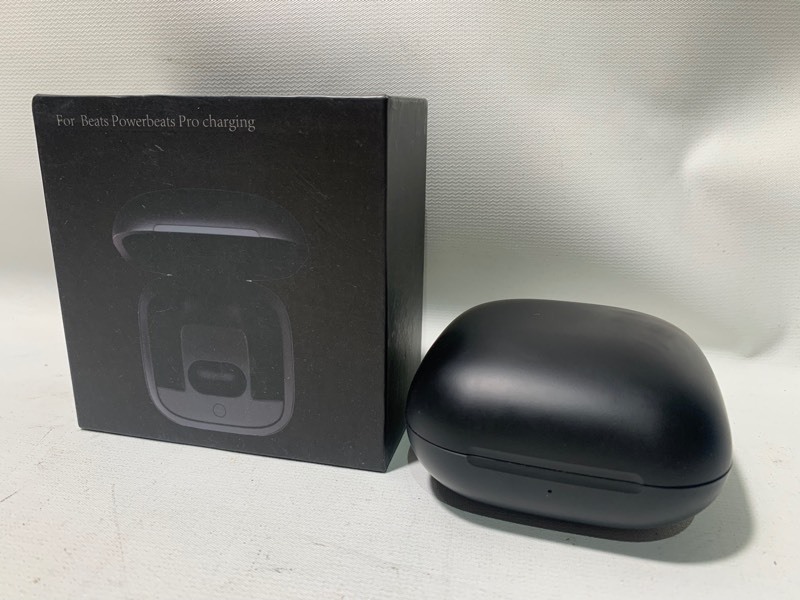 lot 275 image: Beats Powerbeats Pro Charging Station