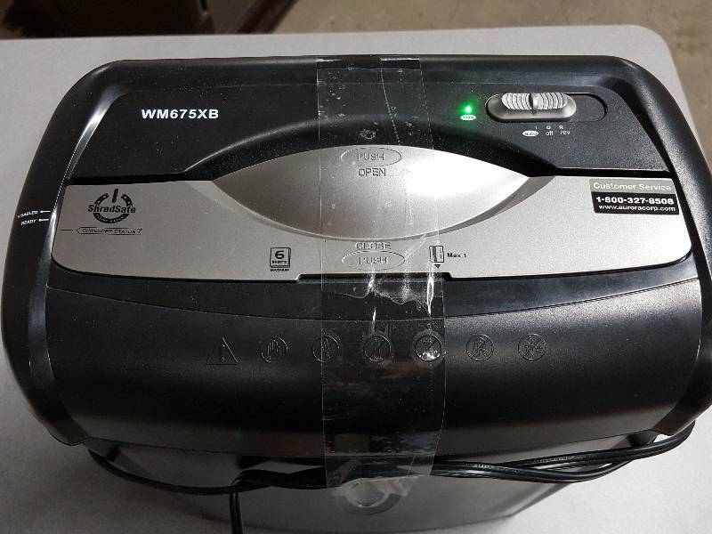 lot 2015 image: ShredeSafe model WM675BX quality paper shredder that works great