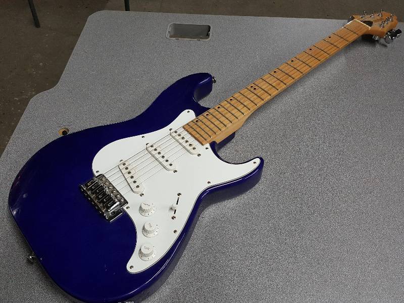lot 2022 image: Greg Bennett Design Malibu model electric guitar.
