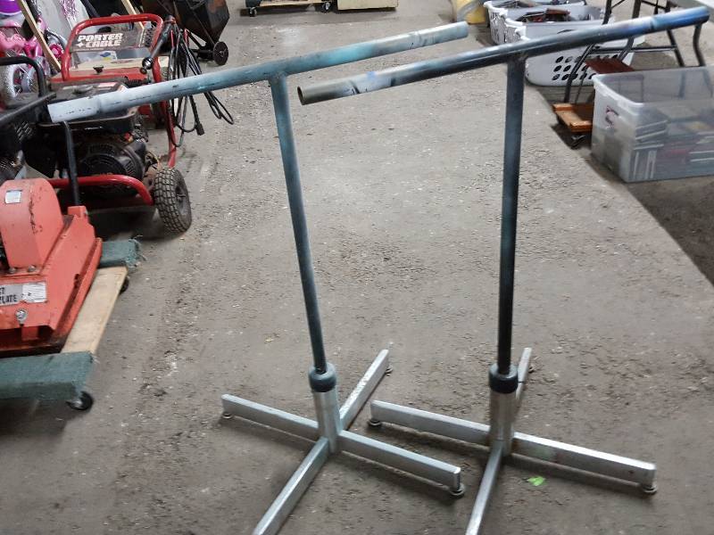 lot 2029 image: Pair of body shop fender or body panel 36 tall work stands