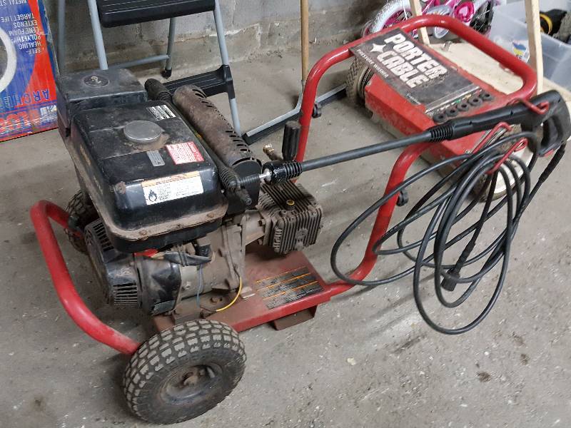 lot 2034 image: Engine is stuck so were selling this Porter Cable power washer as a work in progress item