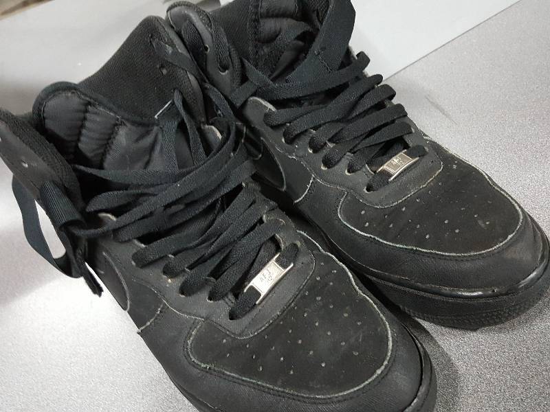 lot 2064 image: Pair Nike Black Air Force size 9-12 cool shoes