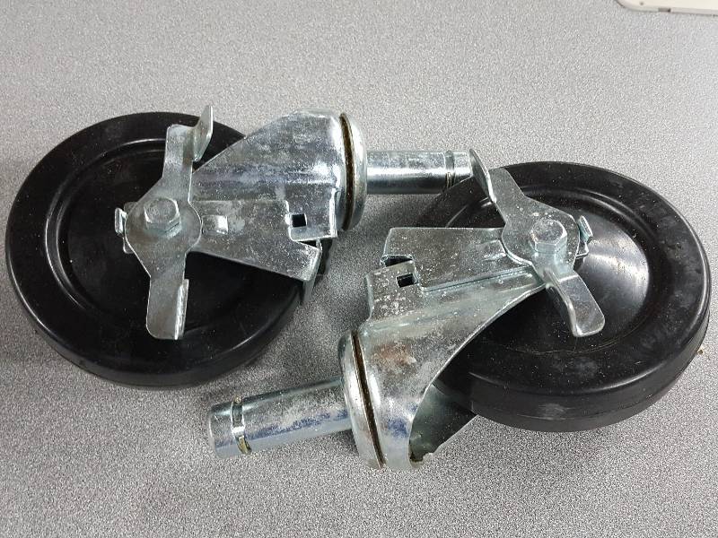 lot 2078 image: Pair serious 5 diameter wheel casters with locking brakes