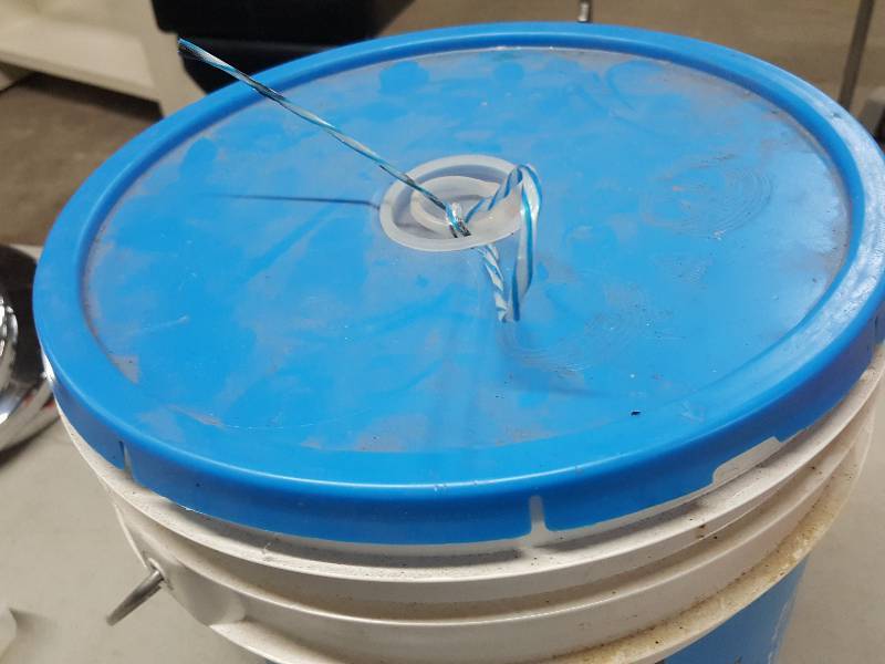 lot 2092 image: Heres a tub of 210 lb tensile strength Pololfin line.  Not sure how much has been used