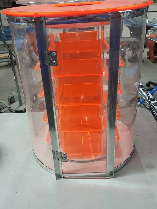 lot 2095 image: Counter top small jewelry or small components display case.  Door on it to give access