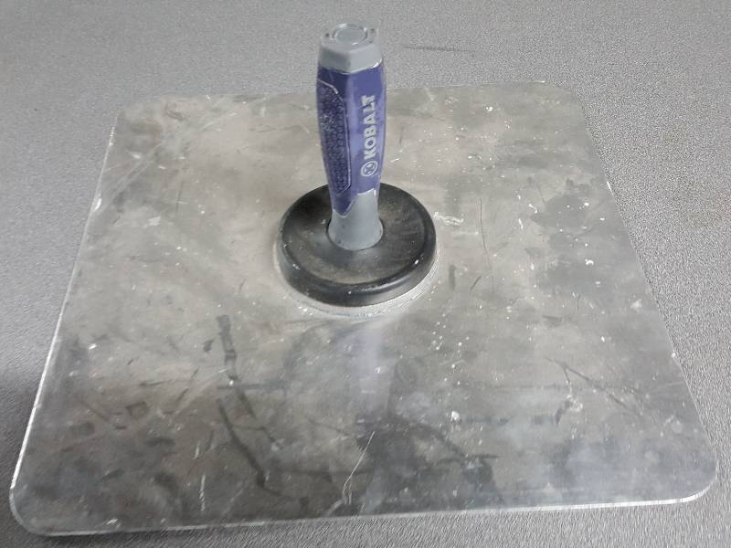 lot 2101 image: Kobalt 12 X 12 sheet rock tools mud Hawk Pan in nice condition