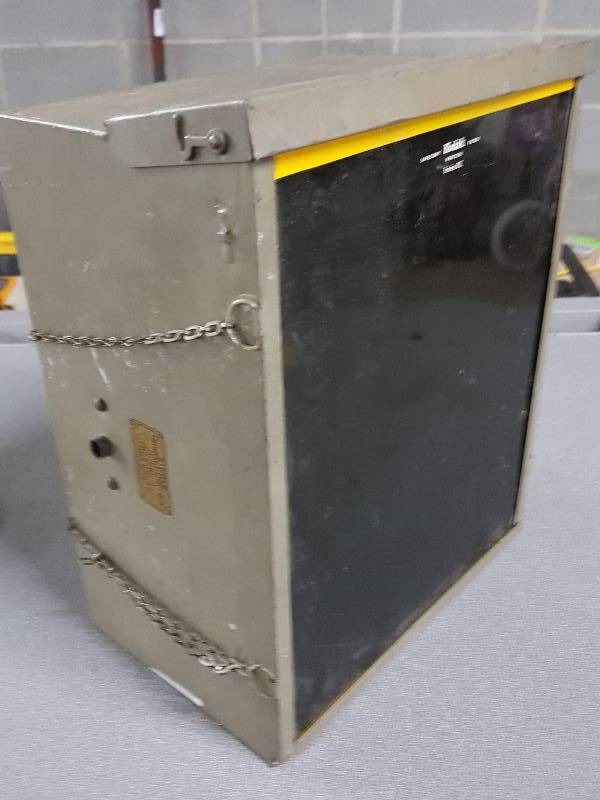 lot 2105 image: Not sure what this Kodak Light box is all about.  Looks like the dark shaded lens is made to filter light out or off.
