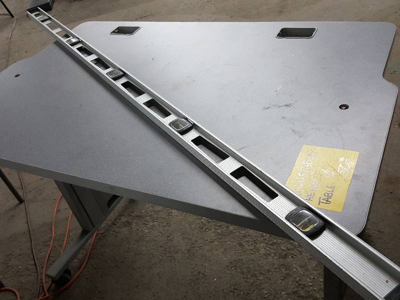 lot 2110 image: Wow if its not new, it sure looks like it is.  72 aluminum multi positions level