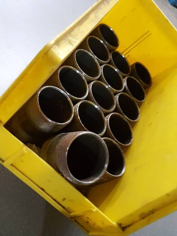 lot 2116 image: 16 individual 2 pipe nipples in the tray.  Plumbers doing the big stuff, dont let these get by cheap