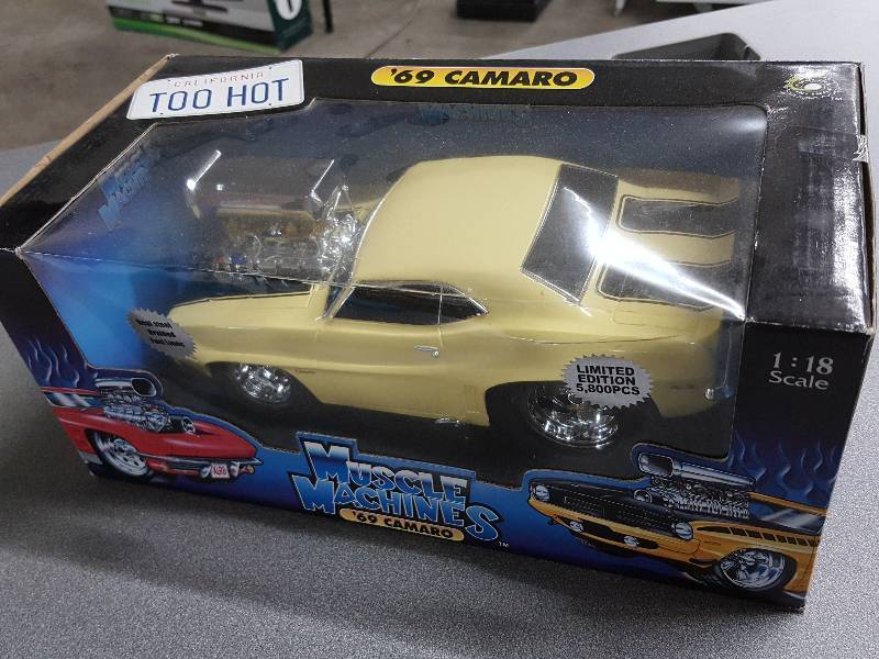 lot 2132 image: New in the box Muscle Machines 118 scale 1969 Camaro