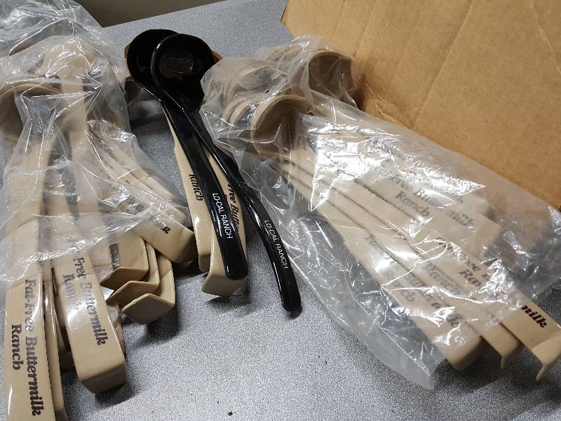 lot 2150 image: Get in the restaurant salad bar business real quick with this big box of plastic ladles