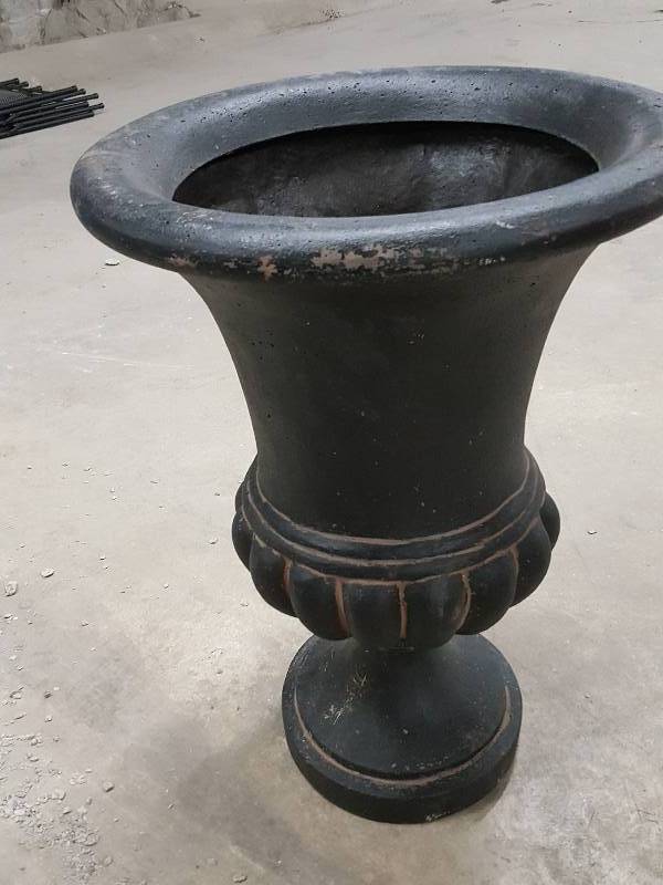 lot 2189 image: Cool looking like its made to look antique but not many antiques were made of Fiberglass.