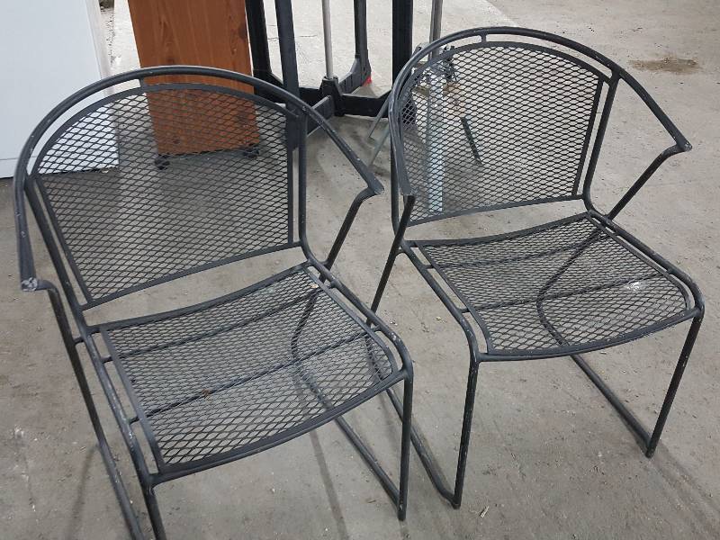 lot 2197 image: Nice pair of outdoors patio expanded steel chairs.  In excellent condition and no rust.