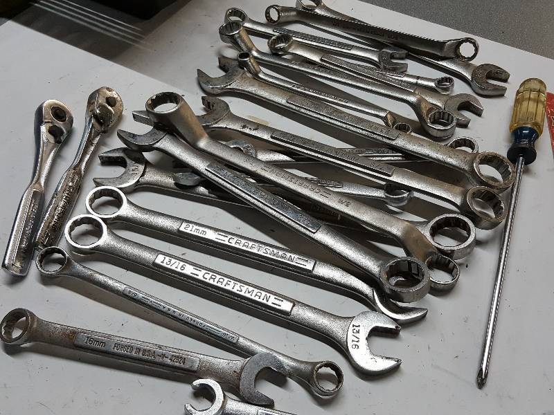 lot 8070 image: Wow all Craftsman and a big varied assortment of offset box, open end wrenches in both metric and SAE