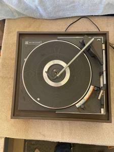 lot 5311 image: working the voice of music turn table