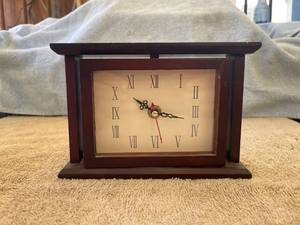 lot 5321 image: working clock picture frame