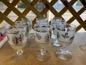 lot 5336 image: 9 glasses