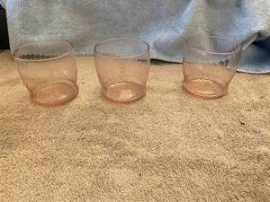 lot 5337 image: 3 pink glasses