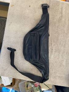 lot 5344 image: black leather Fanny pack