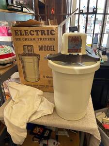 lot 5363 image: working ice cream maker