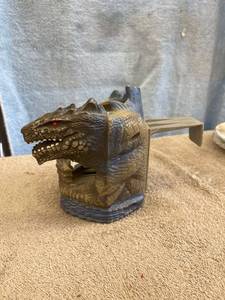 lot 5437 image: dragon drink holder