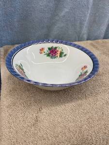 lot 5470 image: Japan flower bowl