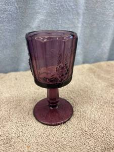 lot 5472 image: purple with grapes