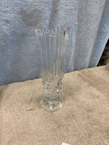 lot 5475 image: heavy leaded crystal vase