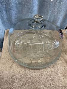 lot 5483 image: heavy cake plate