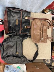 lot 5495 image: 3 purses