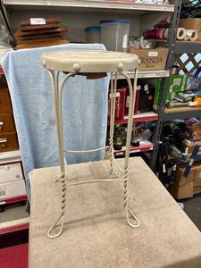 lot 5497 image: white stool
