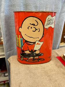 lot 5551 image: 1969 Charlie Brown trash can