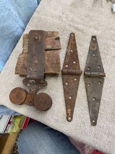 lot 5581 image: antique barn door roller and Hinges