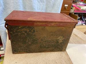 lot 5586 image: vintage ammunition can
