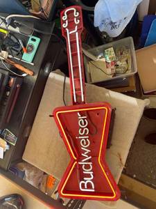 lot 5300 image: Budweiser guitar light