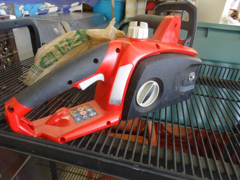 lot 280 image: Homelite Chainsaw WCase.