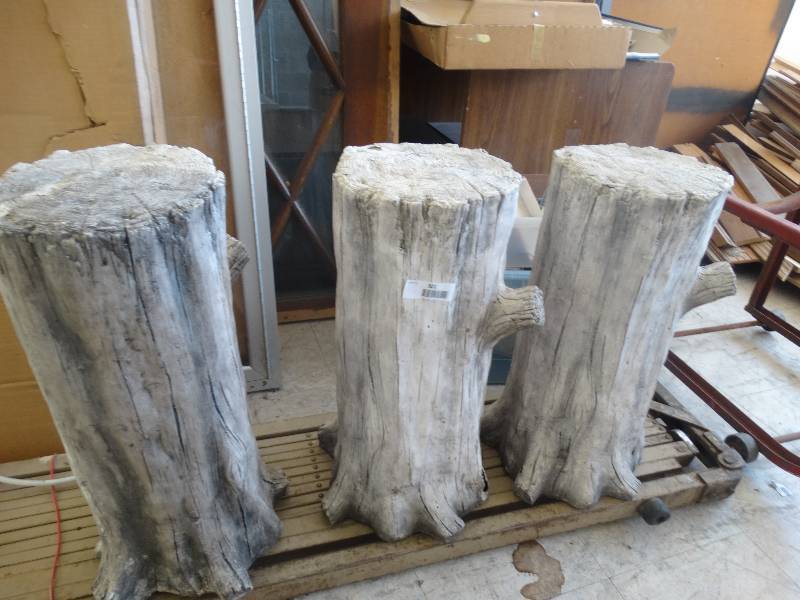 lot 301 image: 3 Fake Log Yard Decor.
