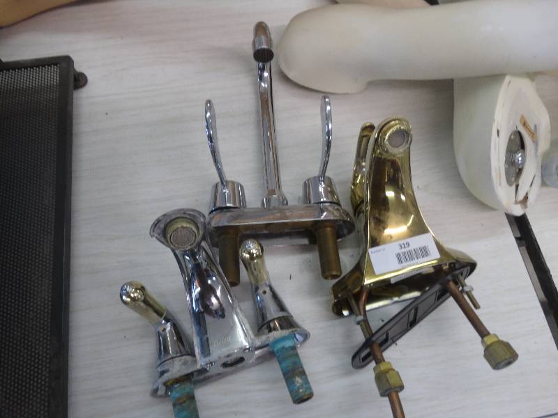 lot 319 image: 3 Faucets.